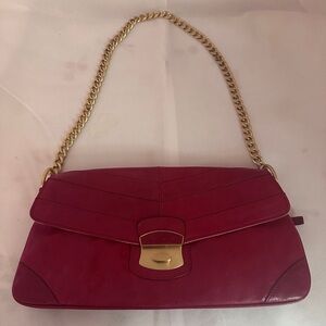 VTG  CHARLES DAVID Apple
Red Leather Embossed Clutch w/chain strap/handle